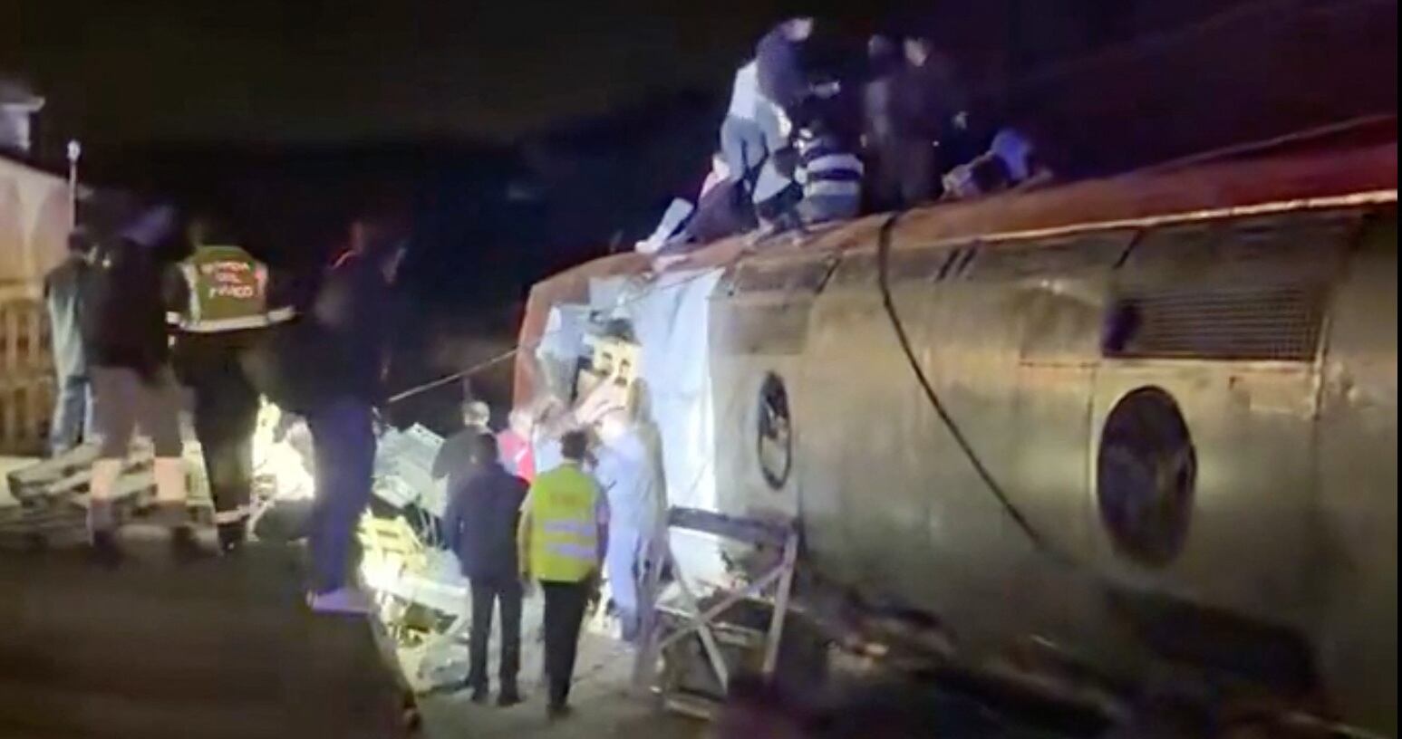 Descarrilamiento de trenes en Córdoba, España, deja varios muertos