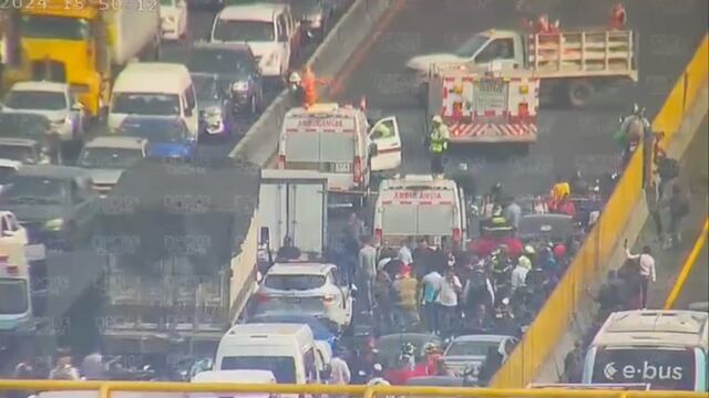 Un camión de basura se quedó sin frenos y provocó un choque múltiple en la autopista México-Puebla este 31 de enero 2024