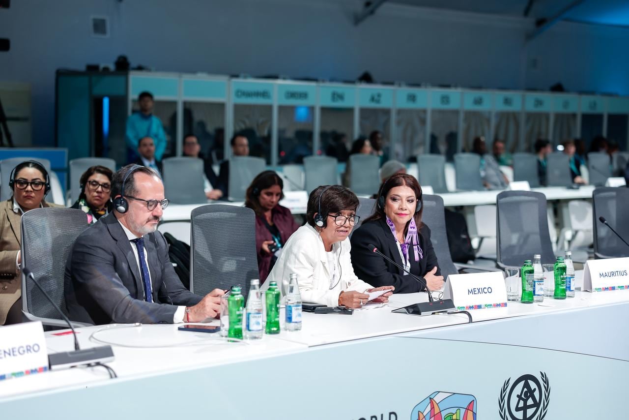 Clara Brugada participa en Foro Urbano Mundial y fortalece el papel del urbanismo feminista en CDMX.
