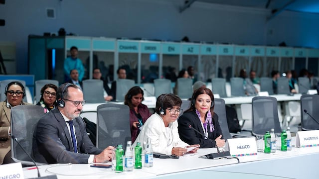 Clara Brugada participa en Foro Urbano Mundial y fortalece el papel del urbanismo feminista en CDMX.