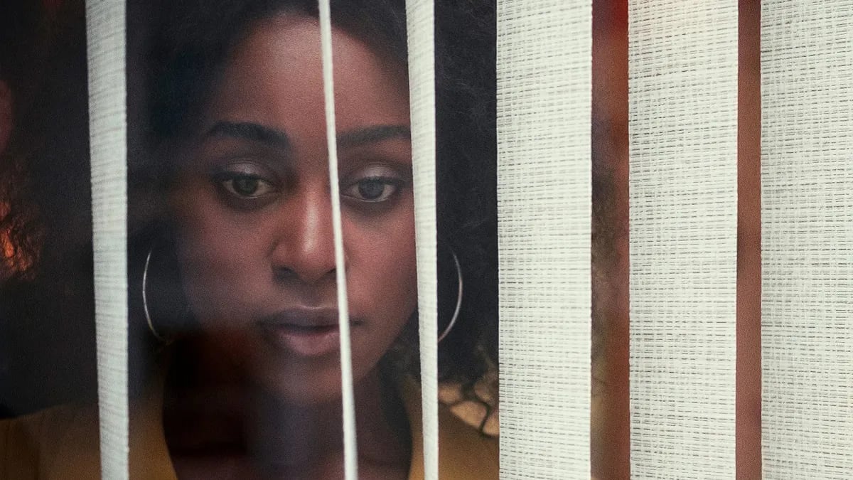 ¿De qué trata la serie "Detrás de sus ojos" en Netflix?