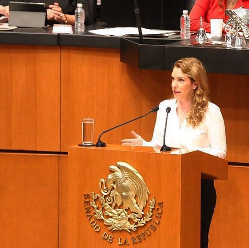 Ninfa Salinas en el Senado de la República