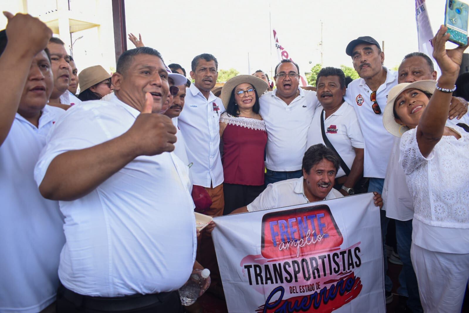Esthela Damián reúne a 500 líderes sociales de las 8 regiones de Guerrero