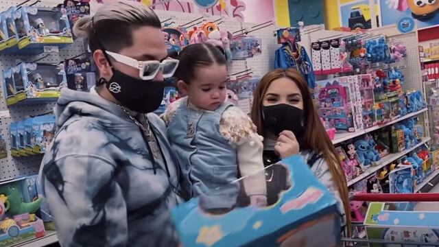 Kimberly Loaiza y Juan de Dios Pantoja