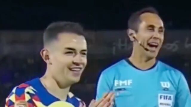 Luis Enrique Santander le saca la sopa a Álvaro Fidalgo