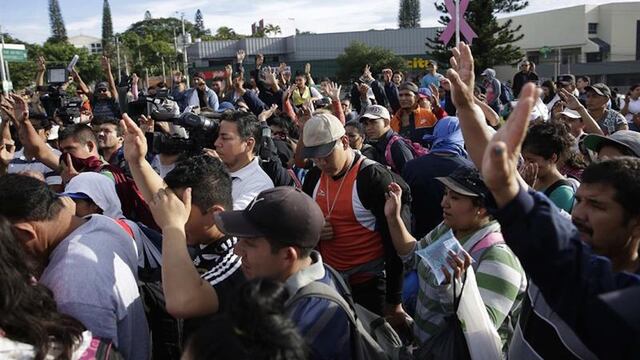 Caravana en Guatemala sale hacia México