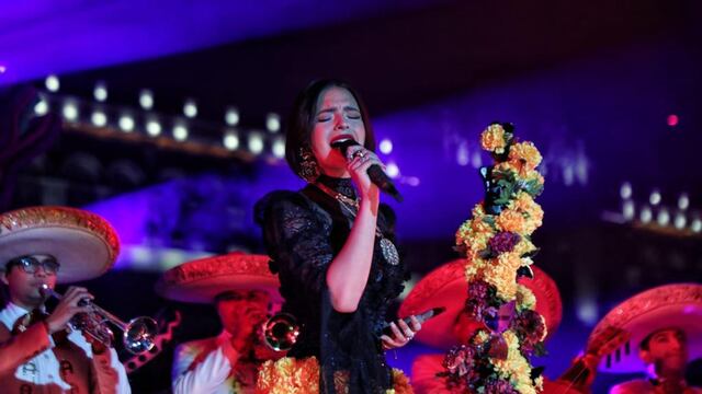 Ángela Aguilar ofreció un concierto en el Zócalo con motivo del Desfile del Día de Muertos 2022