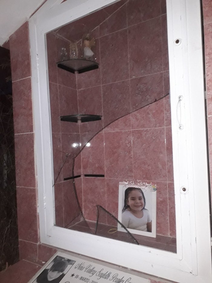 Tumba vandalizada