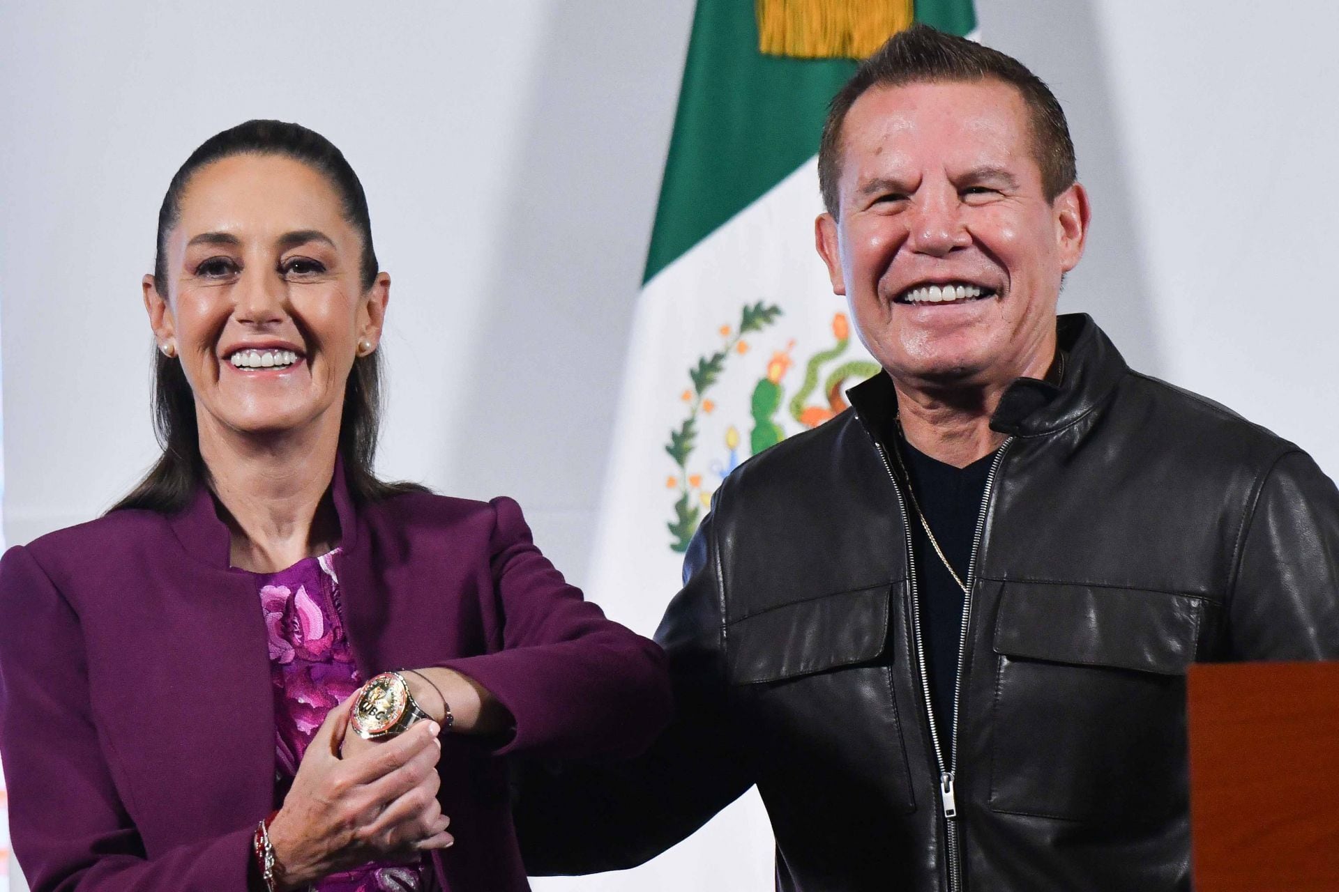 Julio César Chávez González con la presidenta Claudia Sheinbaum