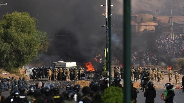 Represión contra protestas en Bolivia.