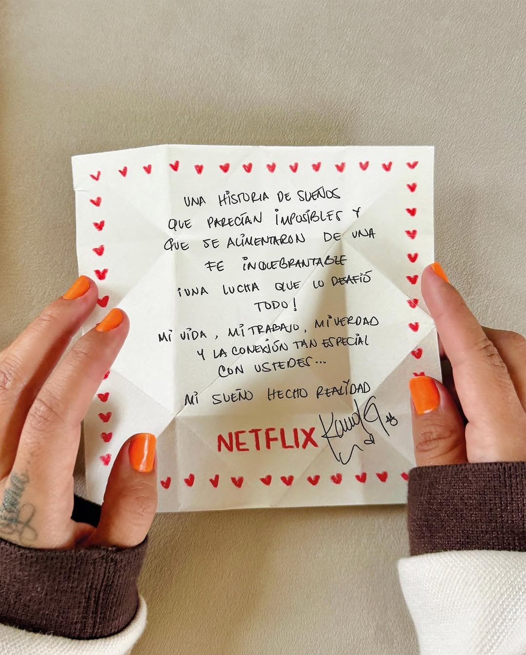 Karol G anuncia su documental en Netflix.