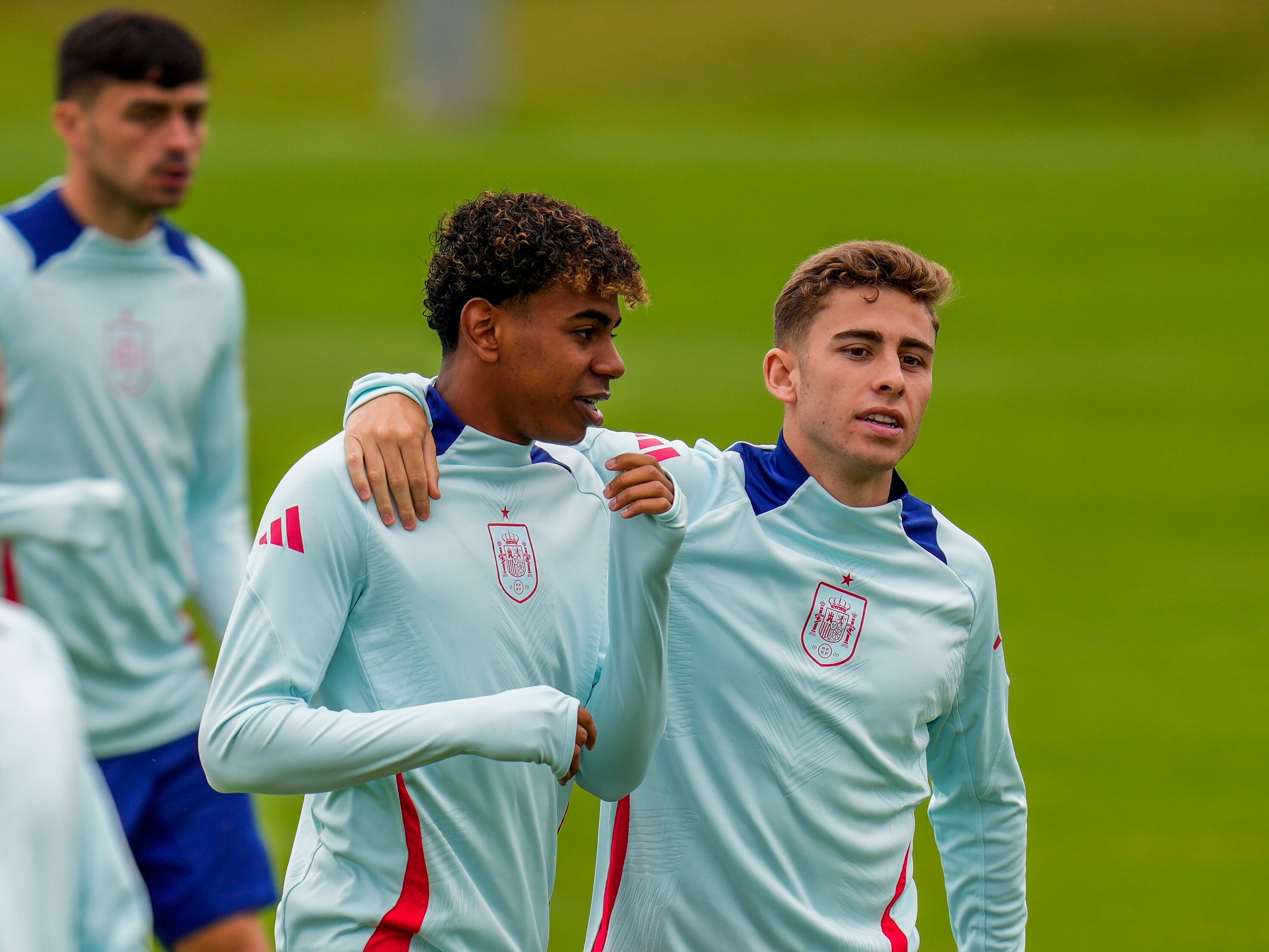 Lamine Yamal y Fermin López con España.