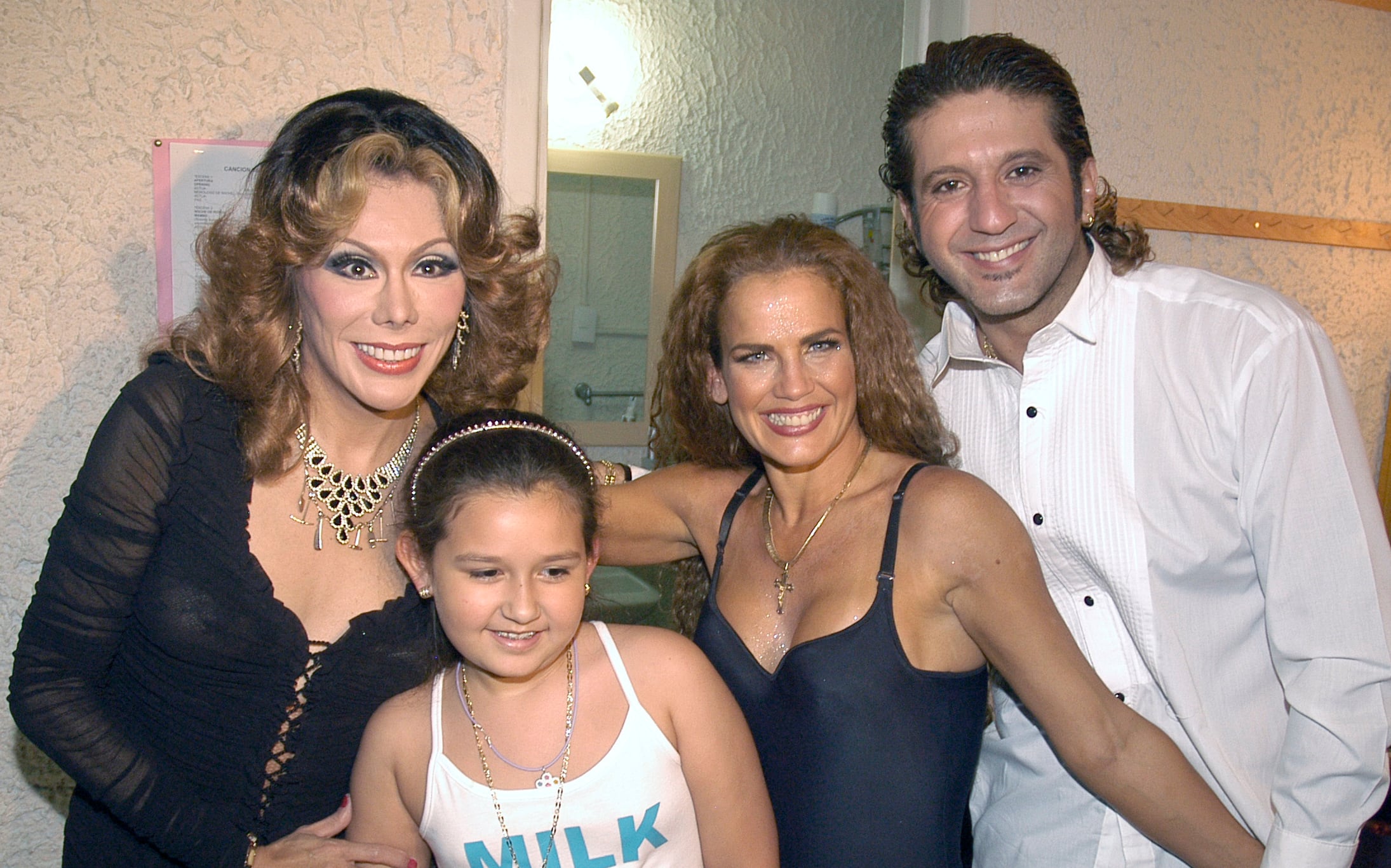 Francis, Romina, Niurka y Bobby Larios