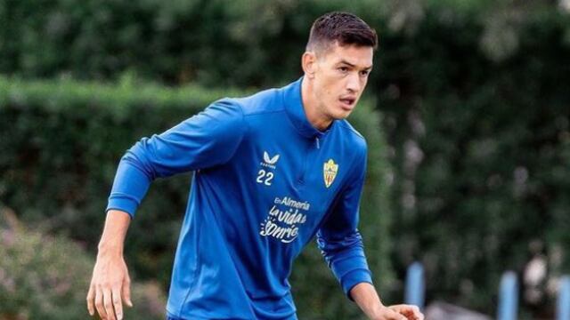 César Montes con el Almería