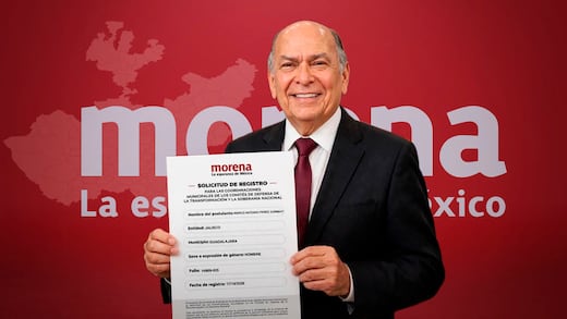 Antonio Pérez Garibay se registra con Morena para buscar la alcaldía de Guadalajara