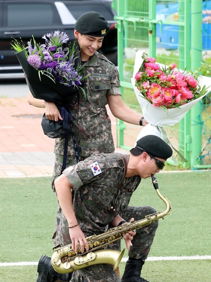 Taehyung y Namjoon de BTS
