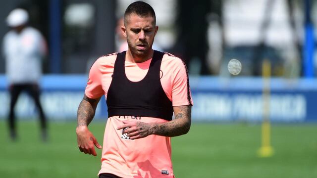 Ménez durante un entrenamiento con América