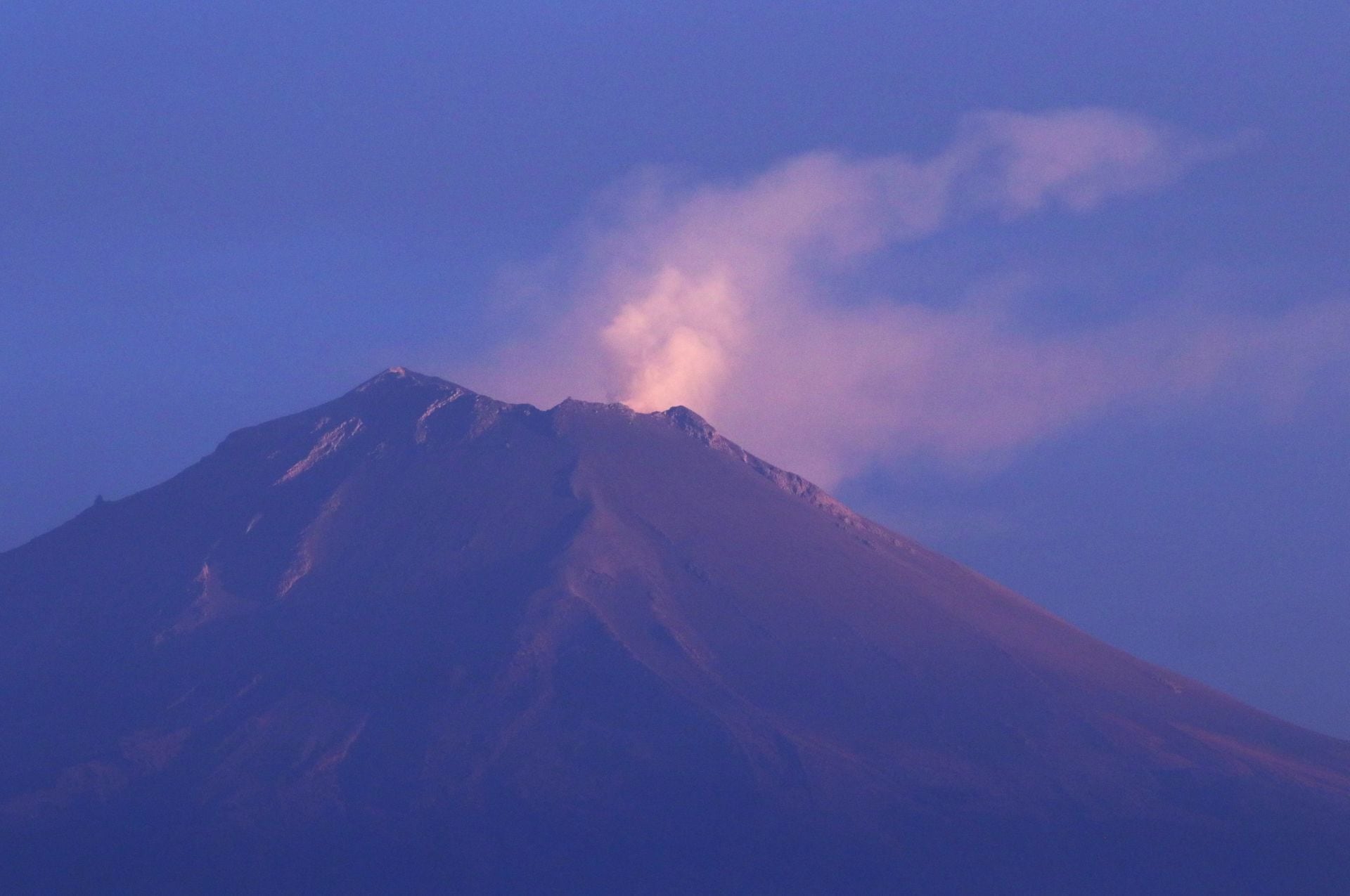 El volcán Popocatépetl mantuvo una gran actividad