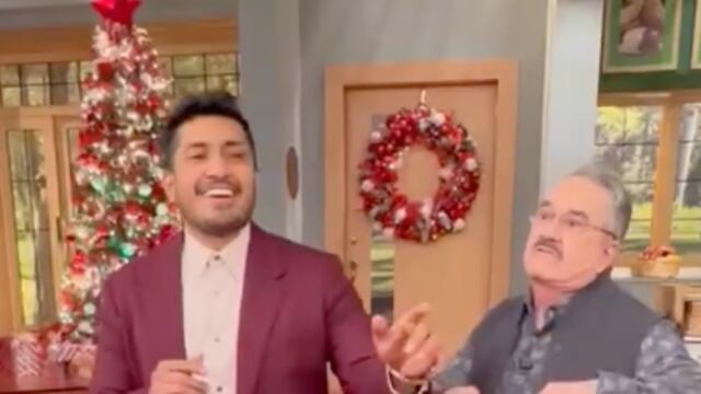 Tenoch Huerta baila con Pedro Sola su cumbia