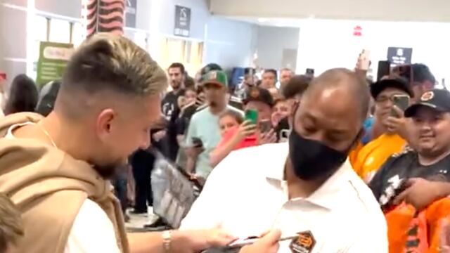 Héctor Herrera llega a Houston