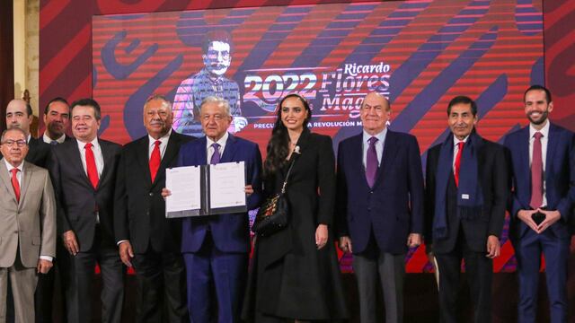 AMLO firma plan en contra de la de inflación con empresarios