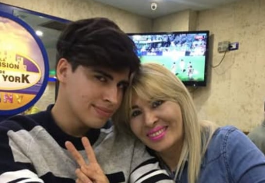 La Divaza junto a su mamá Kenya