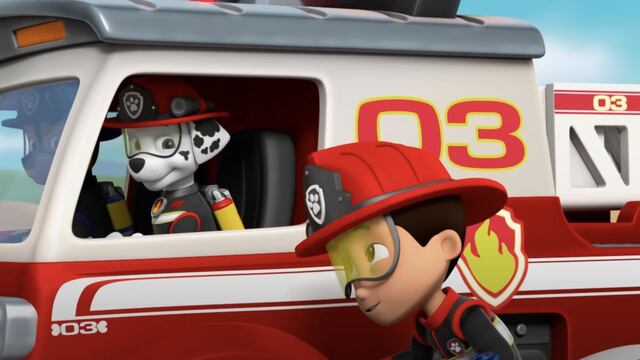 Rescates del camión de bomberos de Marshall de Paw Patrol