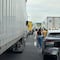 ¿Qué pasa en autopista Monterrey-Laredo? Decenas de tráileres y autos detenidos por incendio en Cuesta de Mamulique