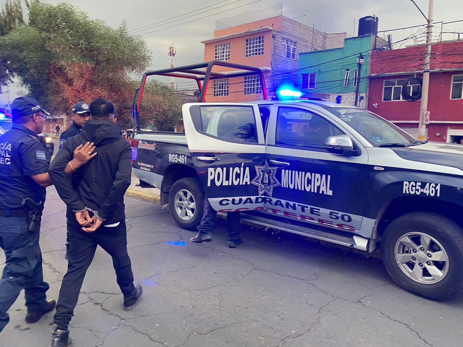 Ciudadanos supervisan operativo de seguridad en Ecatepec