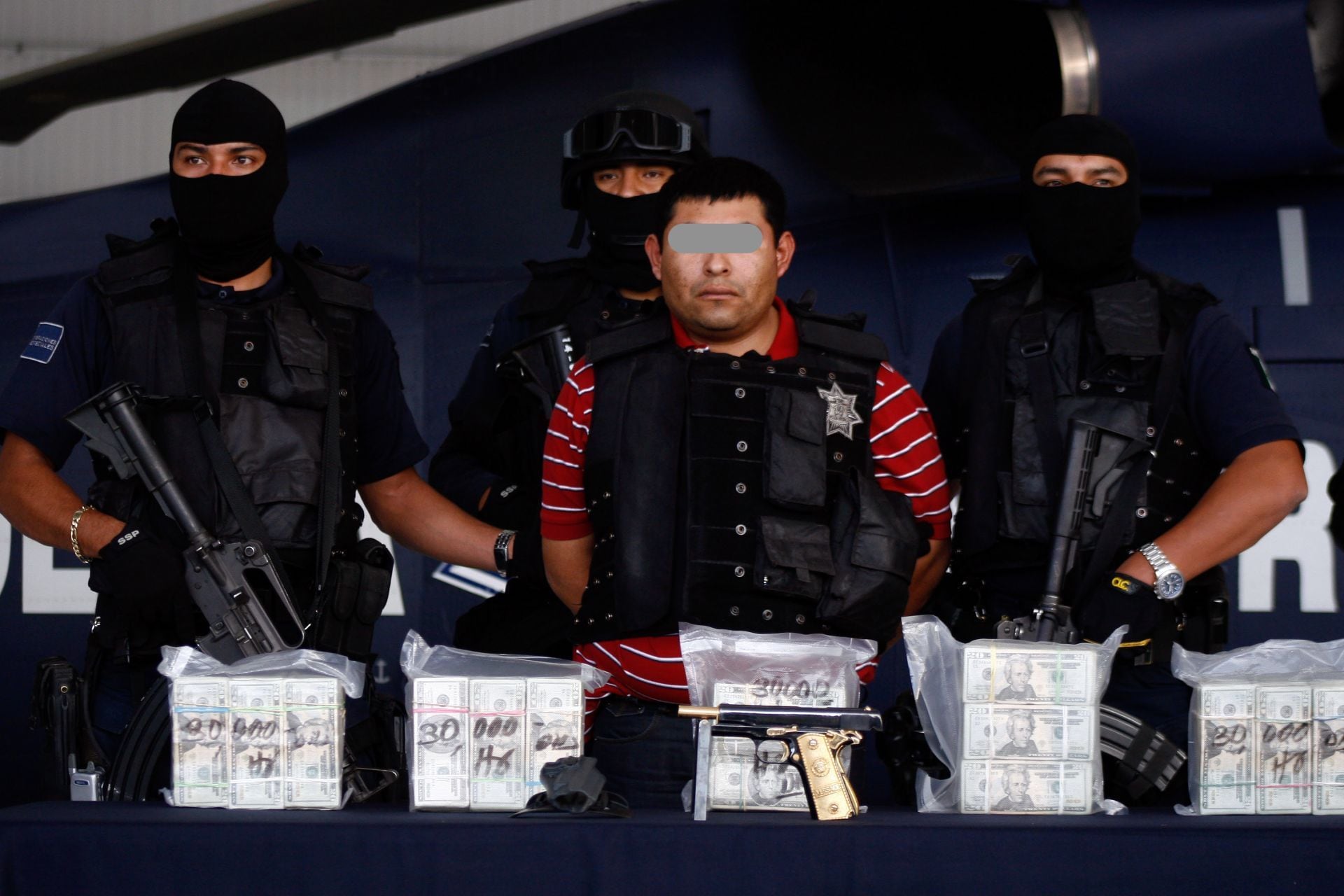 El Hummer. Extradición a EU.