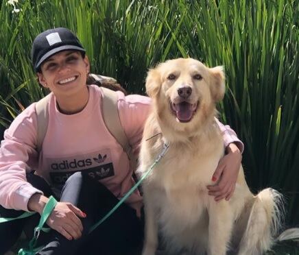 Tania Rincón y su perrito