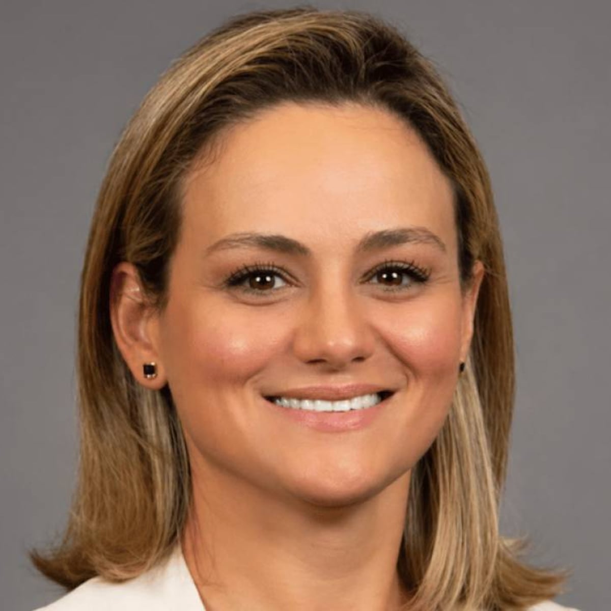 JP Morgan y Lorna Hajdini rechazan acusaciones de abuso sexual