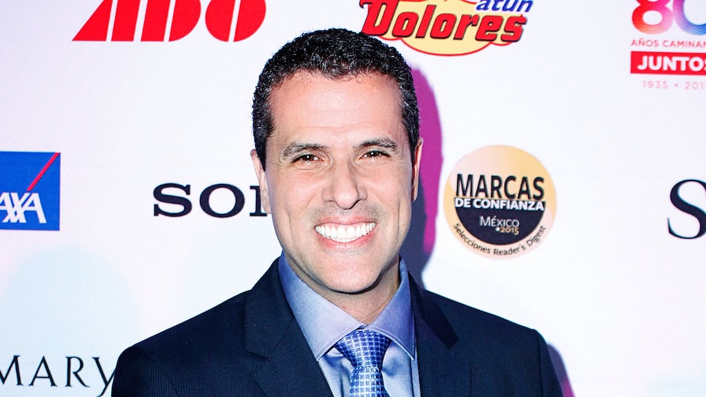 Marco Antonio Regil lleva 14 años soltero, pero de repente se da sus agarrones