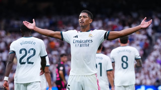 Real Madrid se queda con el primer lugar de LaLiga tras golear al Málaga.