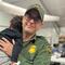 VIDEO: Bebé de un año es abandonado en la frontera entre México y Estados Unidos; Patrulla Fronteriza lo rescata
