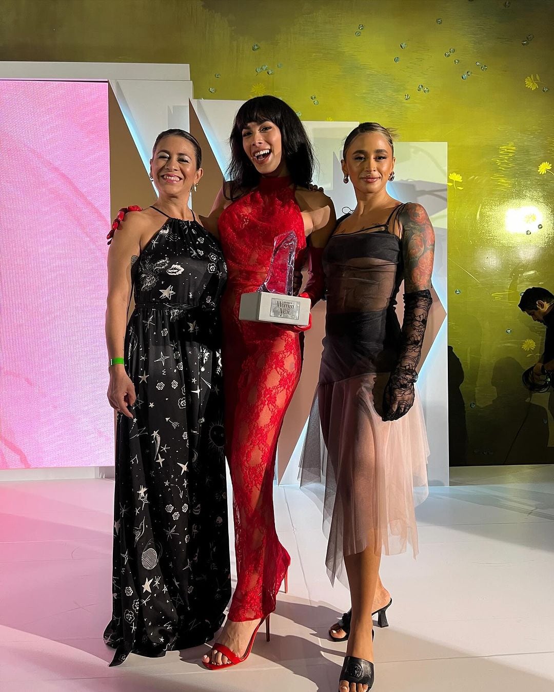 Cinthya Velázquez, Lenguas de Gato, con su hermana Victoria Volkova y su mamá Bety.