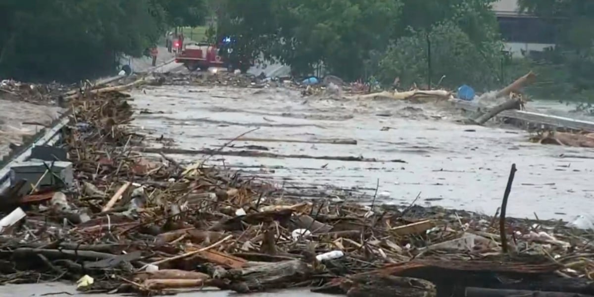 Inundaciones en Texas dejan 13 muertos y niñas desaparecidas.