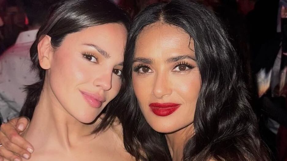 La foto de Eiza González con Salma Hayek en Gucci Cruise 2025