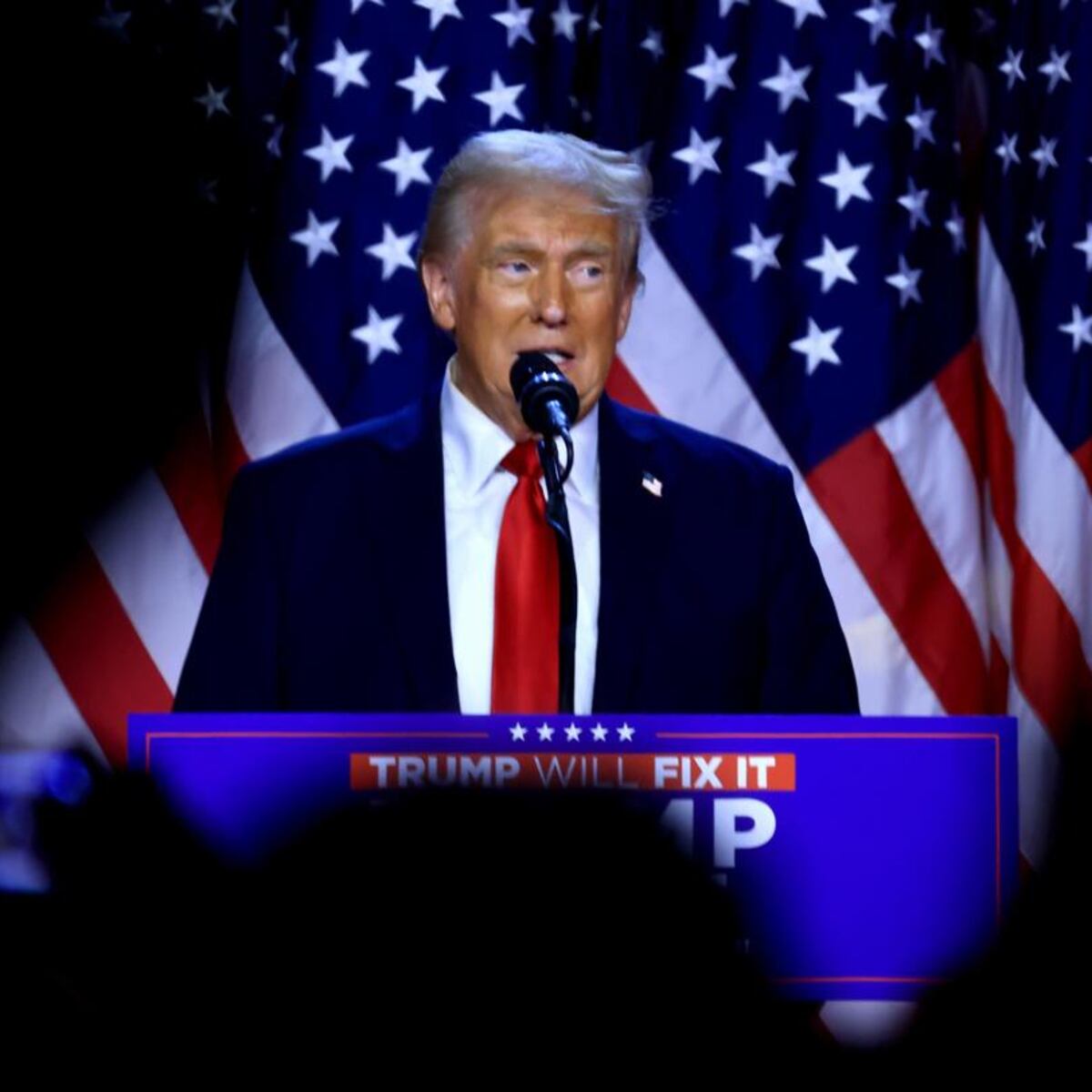 Como si nada, Trump abiertamente va por la compra de voto
