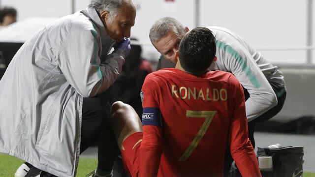 Cristiano abandonó el duelo ante Serbia por lesión