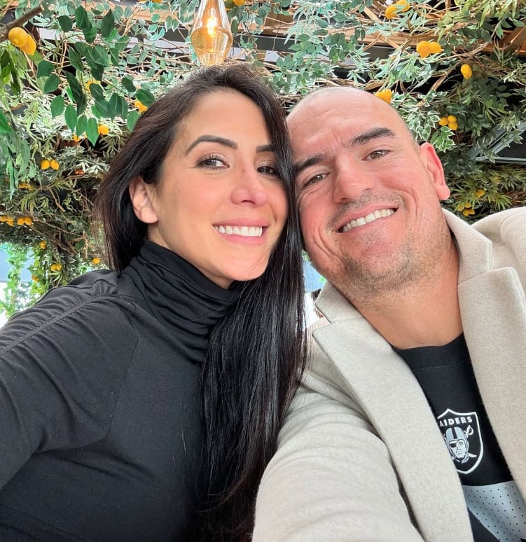 Cynthia Urías se encuentra bien de salud y celebra el cumpleaños de su esposo