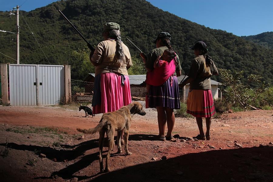 Policía comunitaria de Chilapa enfrenta a narco en Guerrero