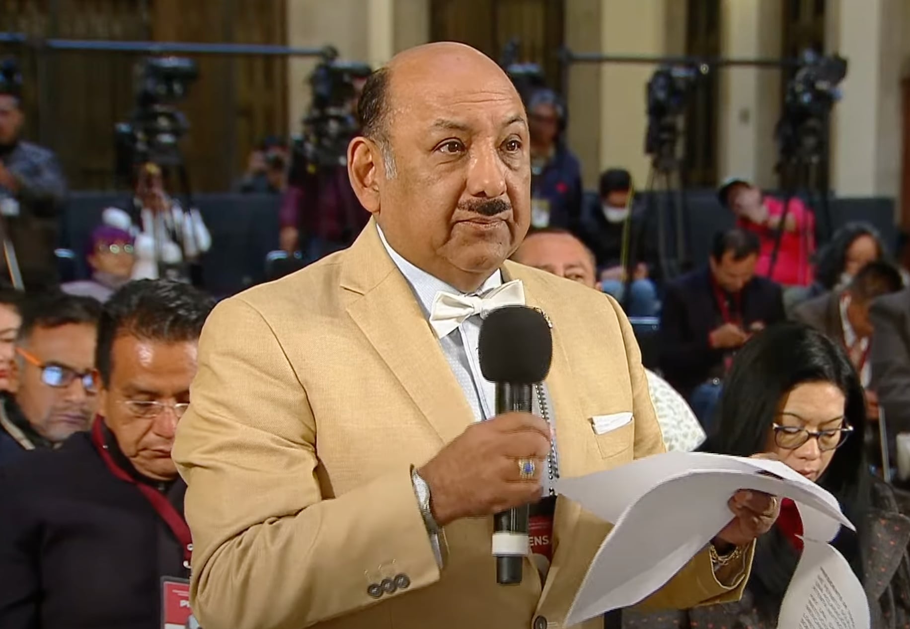 Lord Molécula reta a Joaquín López-Dóriga