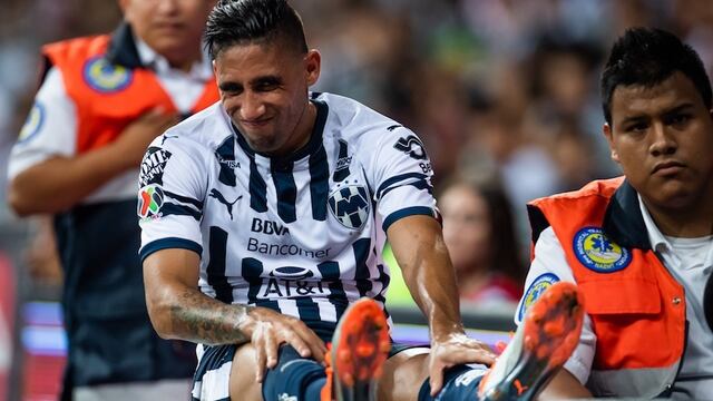 Urreta salió lesionado ante Chivas
