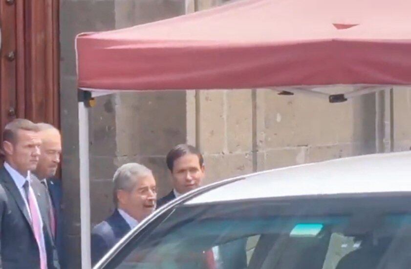 Ronald Johnson y Marco Rubio salen de Palacio Nacional acompañados del canciller Juan Ramón de la Fuente