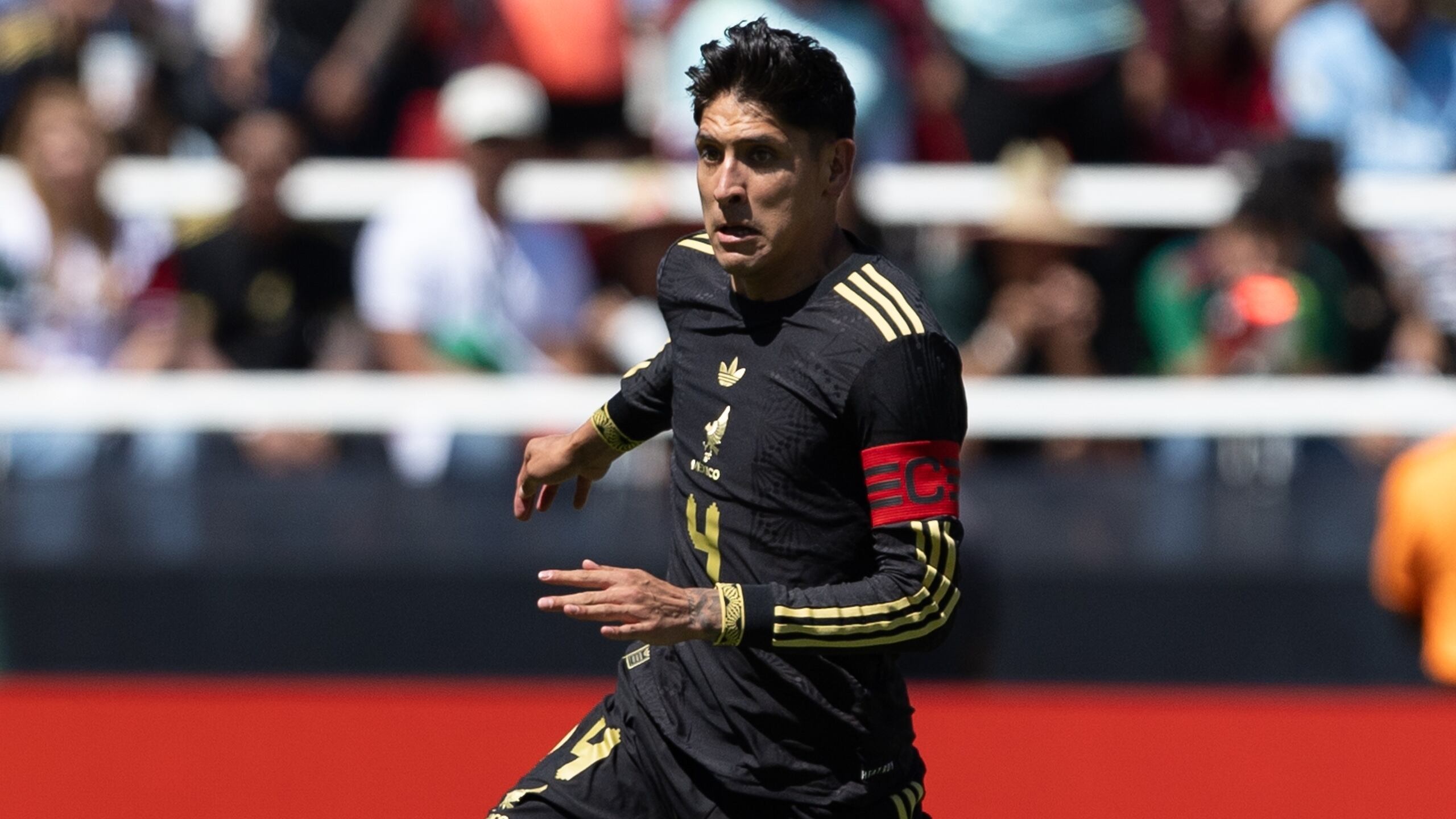 Edson Álvarez con la Selección Mexicana.