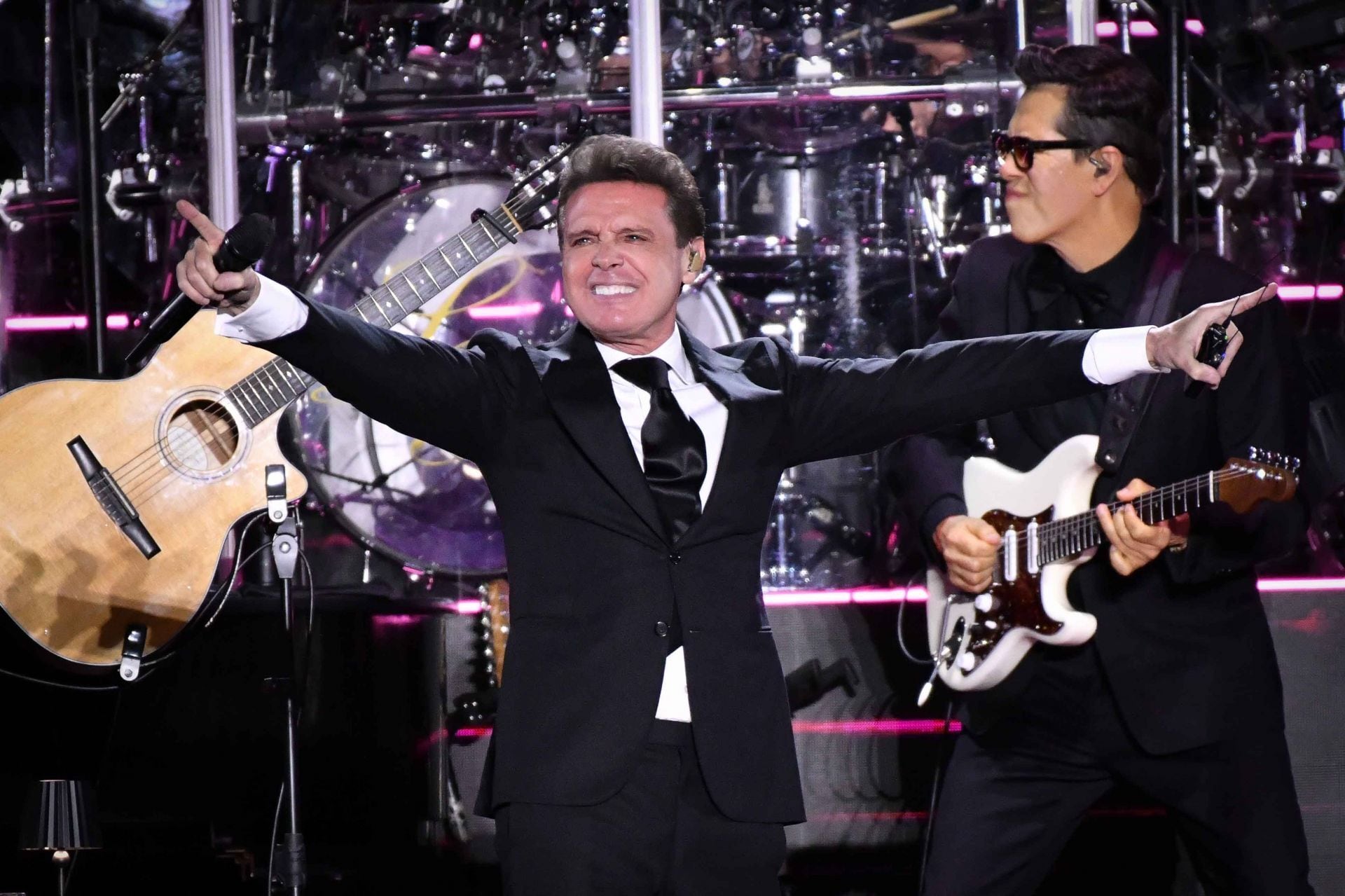 Luis Miguel, cantante.