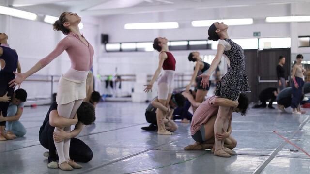 Bailarines de la Compañía Nacional de Danza de México