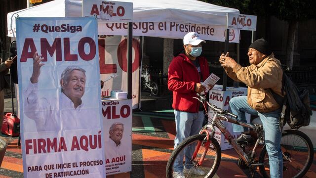 Propaganda sobre "ratificación" de mandato