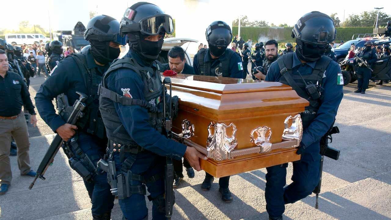 Homenaje a policía estatal asesinado en Sinaloa.